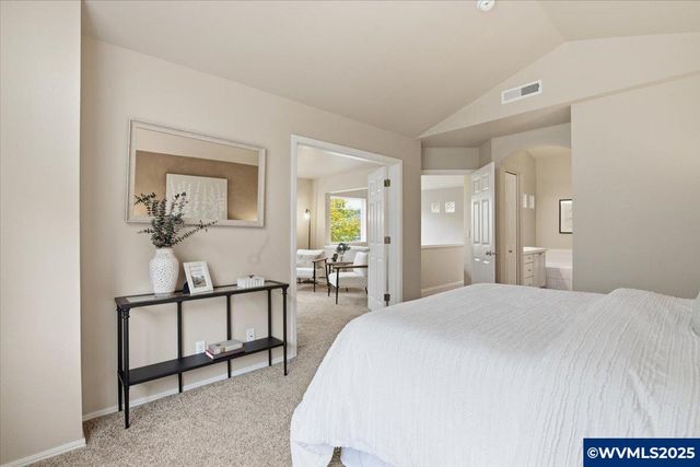 541 Inverness Dr SE, Salem, OR 97306