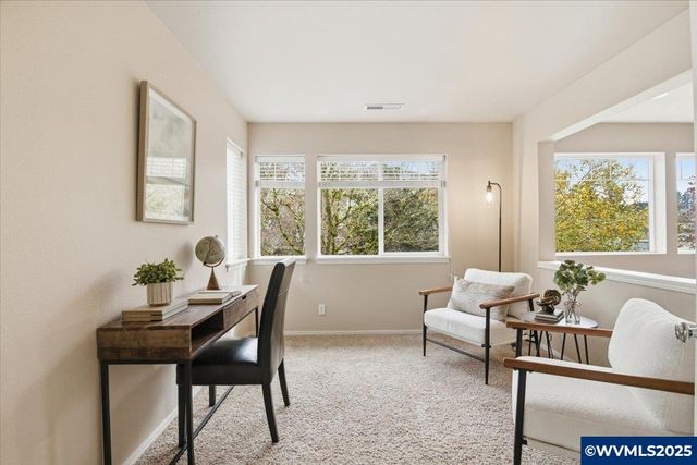 541 Inverness Dr SE, Salem, OR 97306