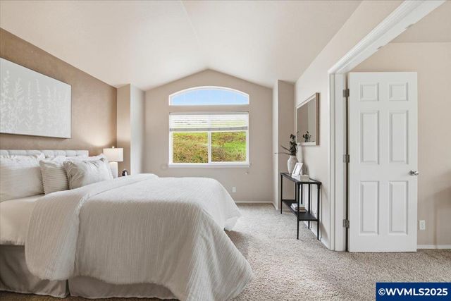 541 Inverness Dr SE, Salem, OR 97306