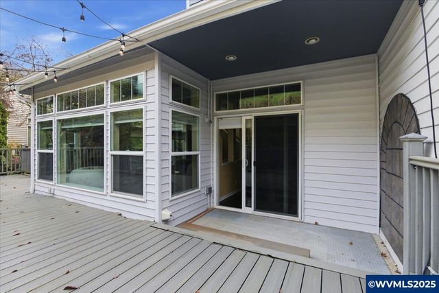 541 Inverness Dr SE, Salem, OR 97306