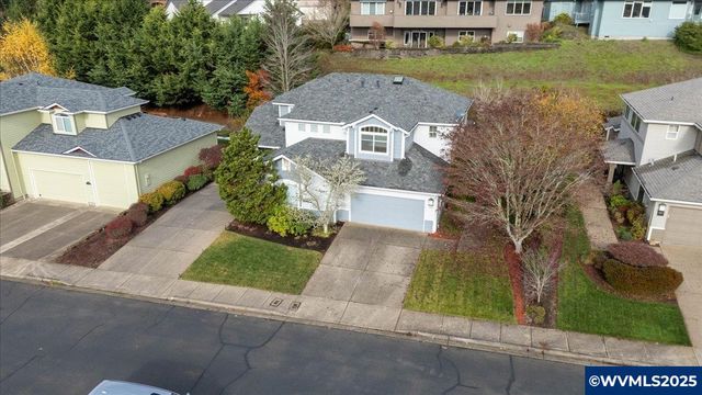 541 Inverness Dr SE, Salem, OR 97306