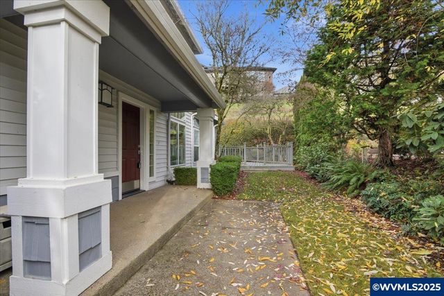 541 Inverness Dr SE, Salem, OR 97306