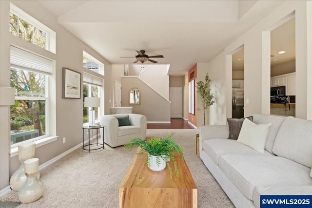 541 Inverness Dr SE, Salem, OR 97306