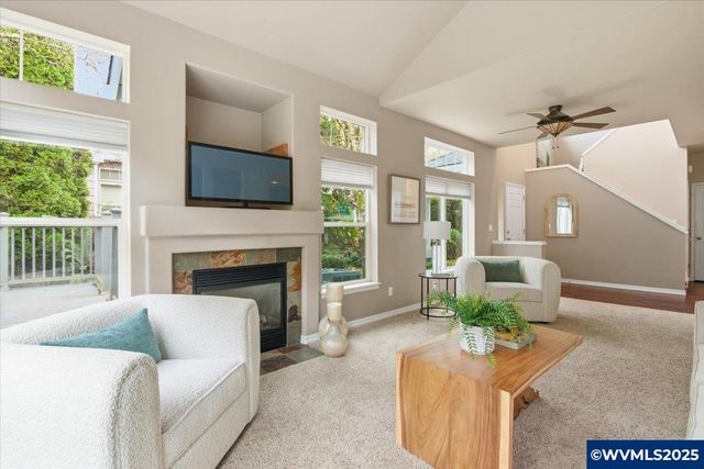 541 Inverness Dr SE, Salem, OR 97306