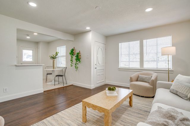 4413 Wellesley Avenue, Fort Worth, TX 76107