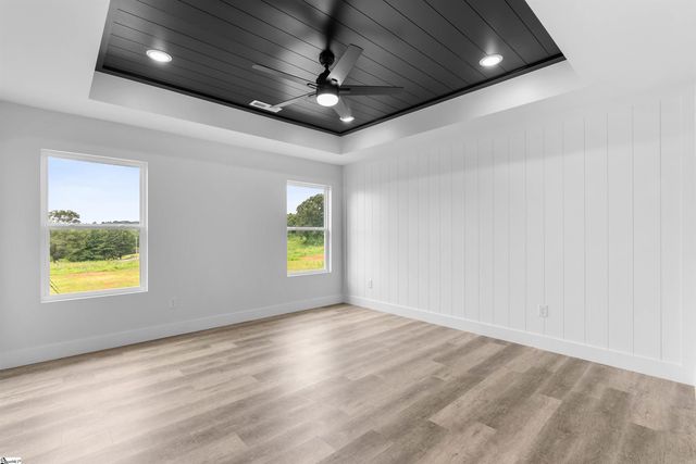 2019 Meadow Glen Court, Chesnee, SC 29323