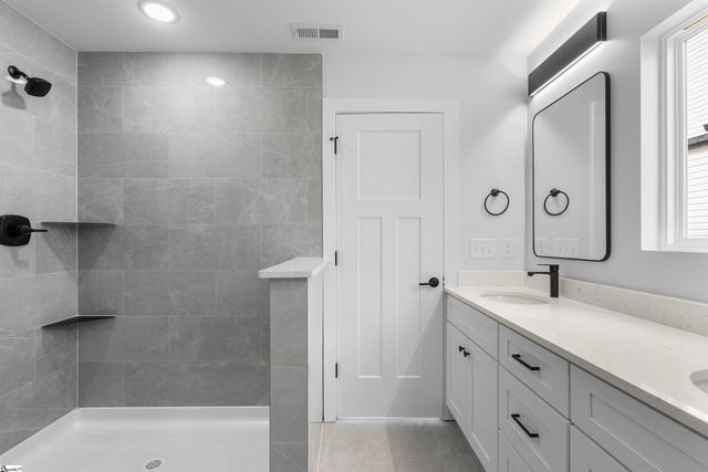 2019 Meadow Glen Court, Chesnee, SC 29323