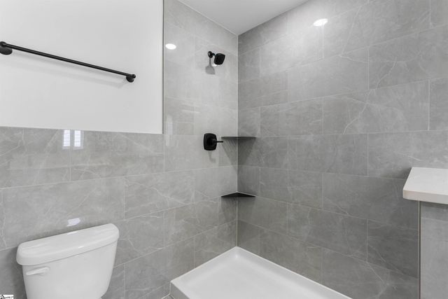 2019 Meadow Glen Court, Chesnee, SC 29323