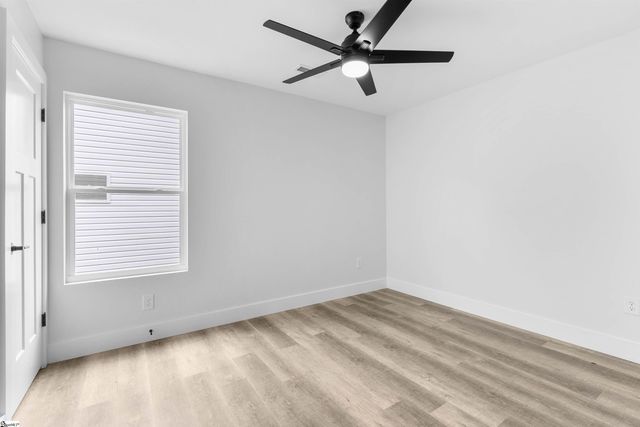 2019 Meadow Glen Court, Chesnee, SC 29323