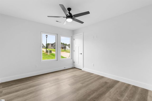 2019 Meadow Glen Court, Chesnee, SC 29323