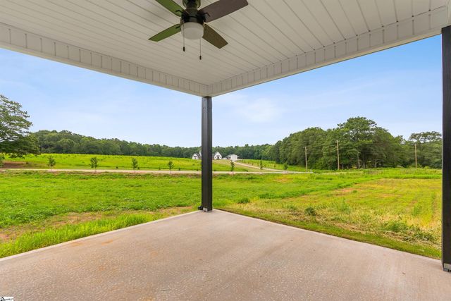 2019 Meadow Glen Court, Chesnee, SC 29323