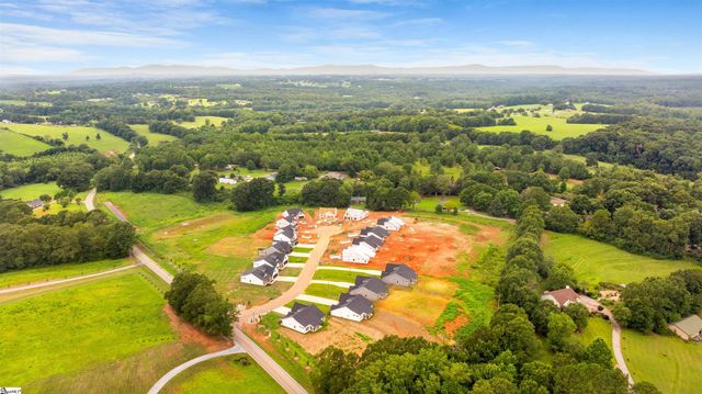 2019 Meadow Glen Court, Chesnee, SC 29323