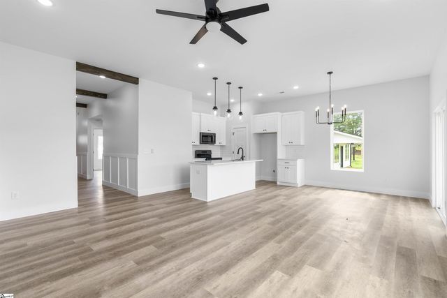 2019 Meadow Glen Court, Chesnee, SC 29323