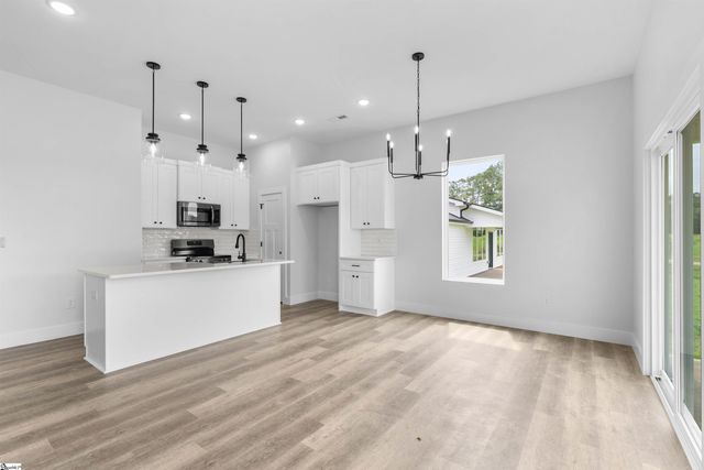 2019 Meadow Glen Court, Chesnee, SC 29323