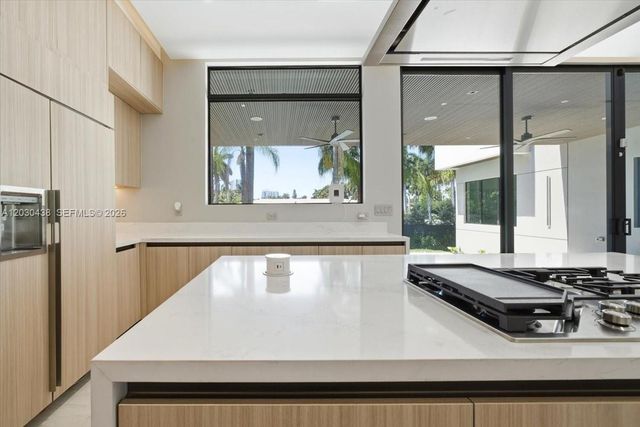 1380 Hollywood Blvd, Hollywood, FL 33019