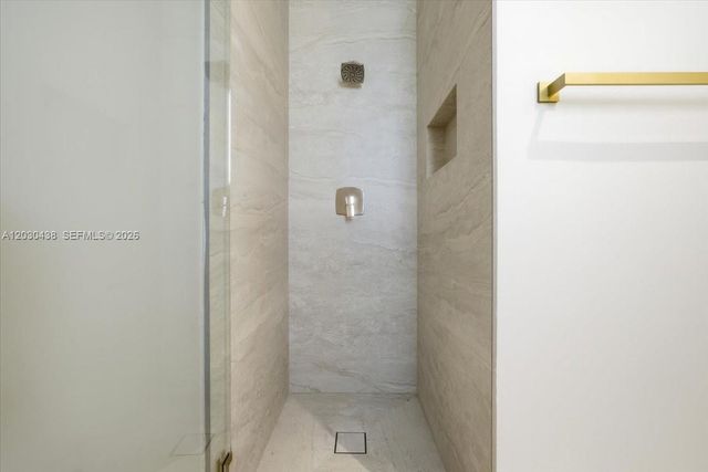 1380 Hollywood Blvd, Hollywood, FL 33019