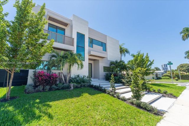 1380 Hollywood Blvd, Hollywood, FL 33019