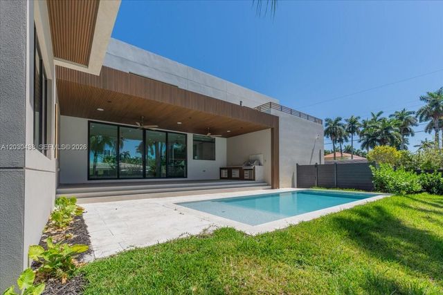 1380 Hollywood Blvd, Hollywood, FL 33019