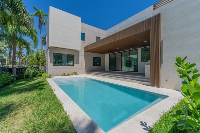 1380 Hollywood Blvd, Hollywood, FL 33019