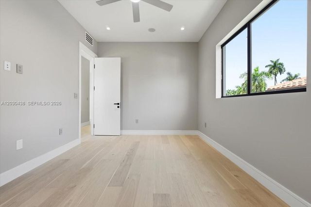 1380 Hollywood Blvd, Hollywood, FL 33019