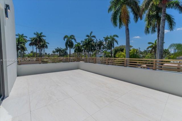1380 Hollywood Blvd, Hollywood, FL 33019