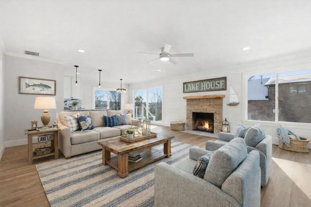 139 Lakeshore Drive, Kimberling City, MO 65686