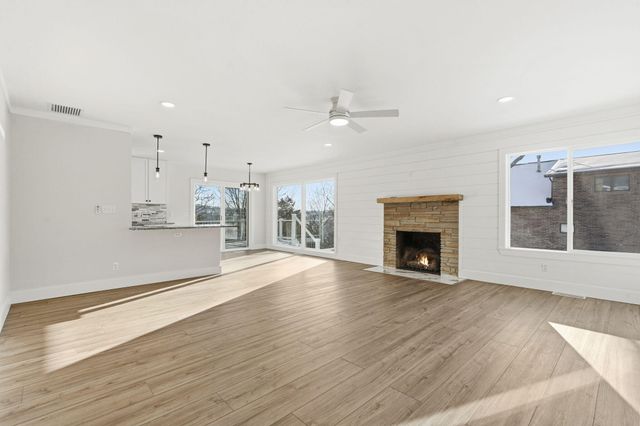 139 Lakeshore Drive, Kimberling City, MO 65686
