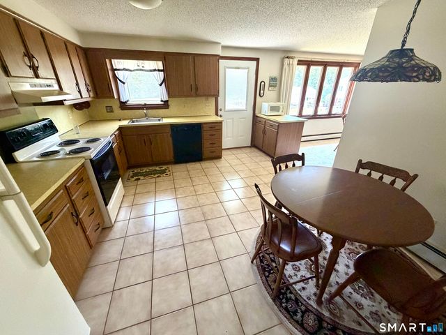 1130-R Blue Hills Avenue, Bloomfield, CT 06002