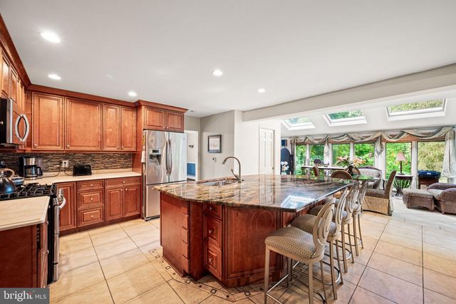 2169 HARTS LN, Conshohocken, PA 19428