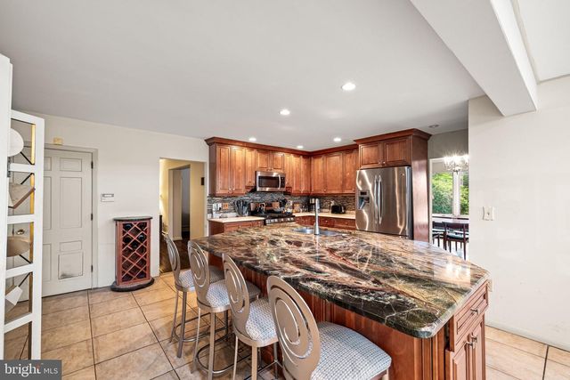 2169 HARTS LN, Conshohocken, PA 19428