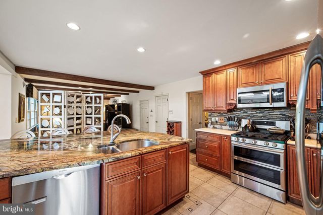2169 HARTS LN, Conshohocken, PA 19428