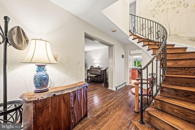 2169 HARTS LN, Conshohocken, PA 19428