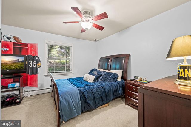 2169 HARTS LN, Conshohocken, PA 19428