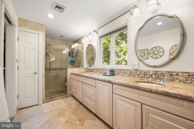 2169 HARTS LN, Conshohocken, PA 19428