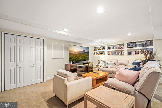2169 HARTS LN, Conshohocken, PA 19428