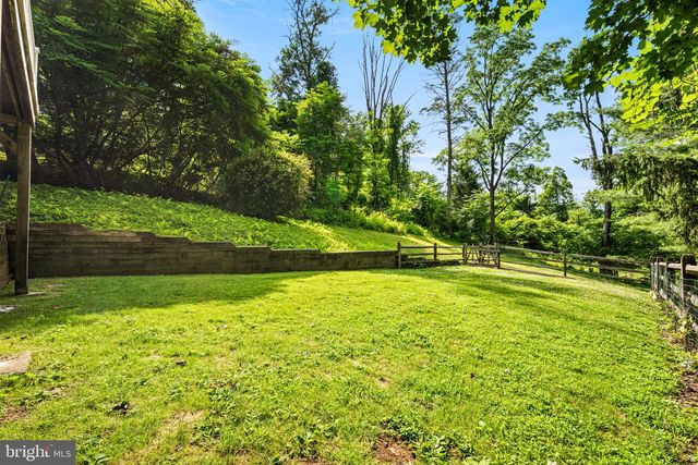 2169 HARTS LN, Conshohocken, PA 19428