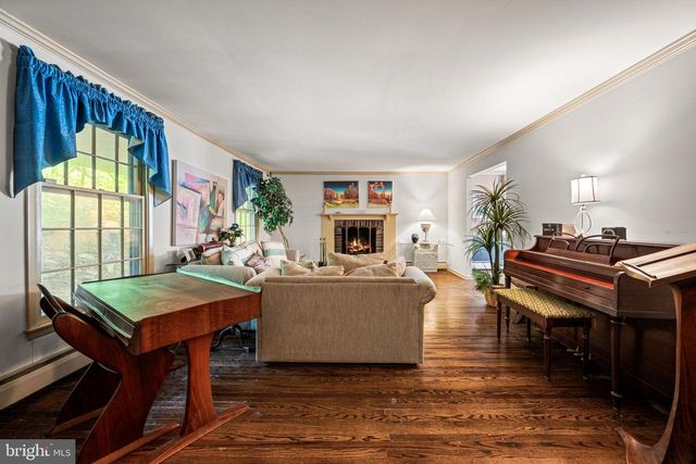 2169 HARTS LN, Conshohocken, PA 19428