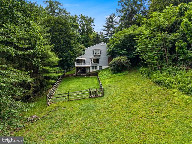 2169 HARTS LN, Conshohocken, PA 19428