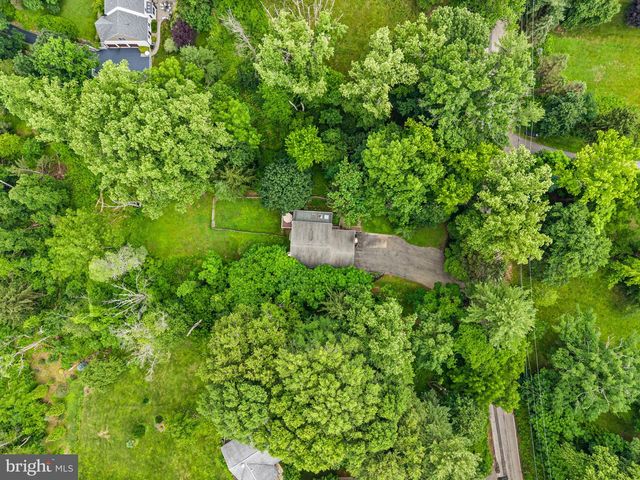 2169 HARTS LN, Conshohocken, PA 19428