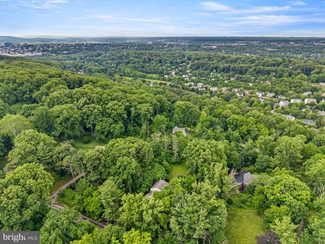 2169 HARTS LN, Conshohocken, PA 19428