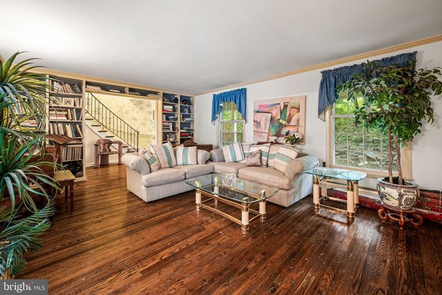 2169 HARTS LN, Conshohocken, PA 19428