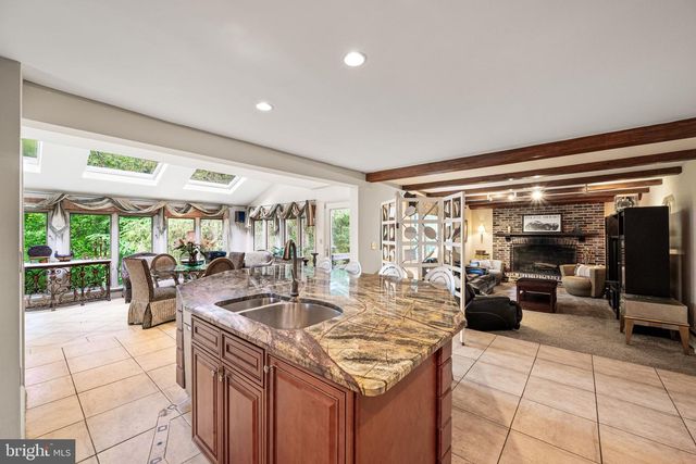 2169 HARTS LN, Conshohocken, PA 19428