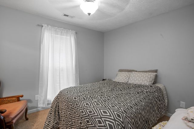 520 Oakmont Dr, NW, Clarksville, TN 37042