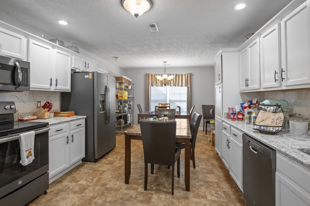 520 Oakmont Dr, NW, Clarksville, TN 37042