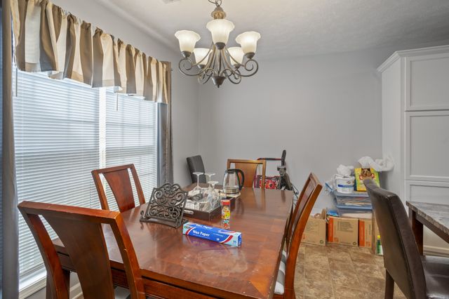 520 Oakmont Dr, NW, Clarksville, TN 37042