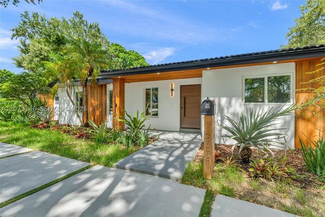 15321 SW 82nd Ave, Palmetto Bay, FL 33157