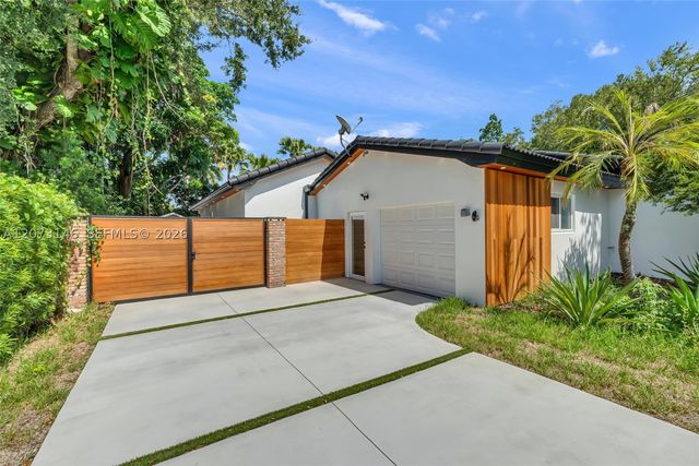 15321 SW 82nd Ave, Palmetto Bay, FL 33157