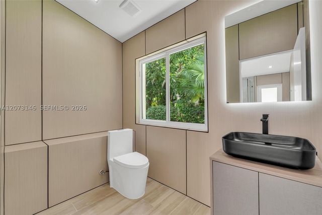 15321 SW 82nd Ave, Palmetto Bay, FL 33157