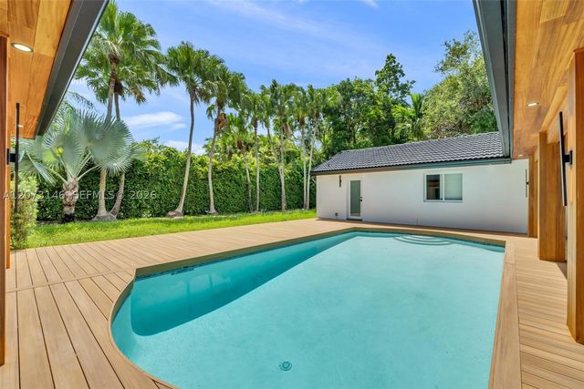 15321 SW 82nd Ave, Palmetto Bay, FL 33157
