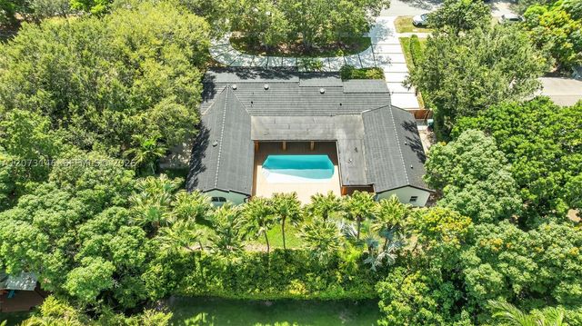 15321 SW 82nd Ave, Palmetto Bay, FL 33157